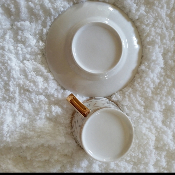 Chanel teacup and saucer - Picture 4 of 6